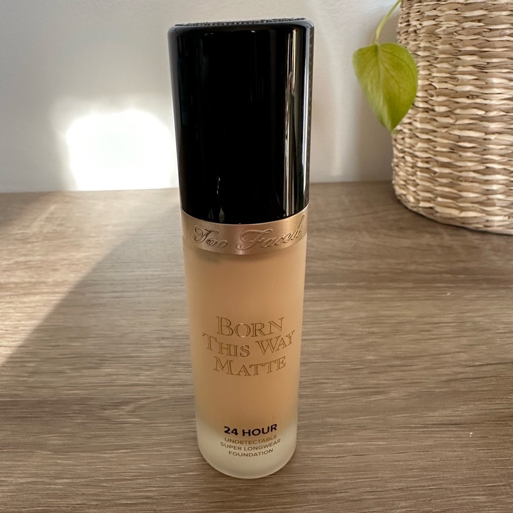 Too faced born this way mate foundation
